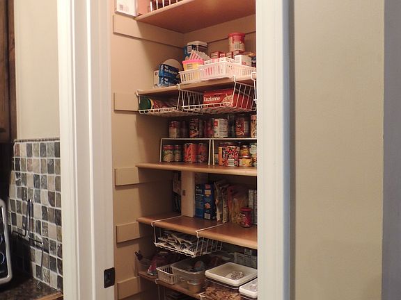 Kitchen pantry