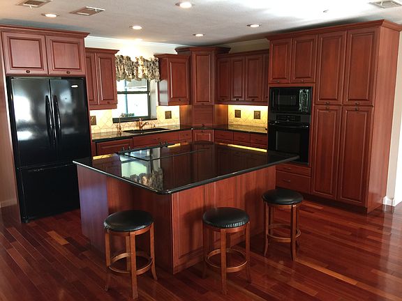 5th image of 135 Mimosa Dr