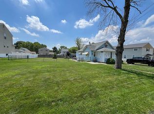 328 Oakland Ave, Maple Shade, NJ 08052