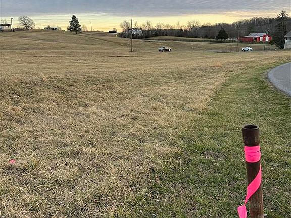 5th image of 142 Esto Heights Rd