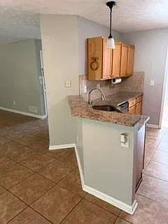 4 bed, 2.5 bath, 1910 sqft, $2,275 — Photo 4