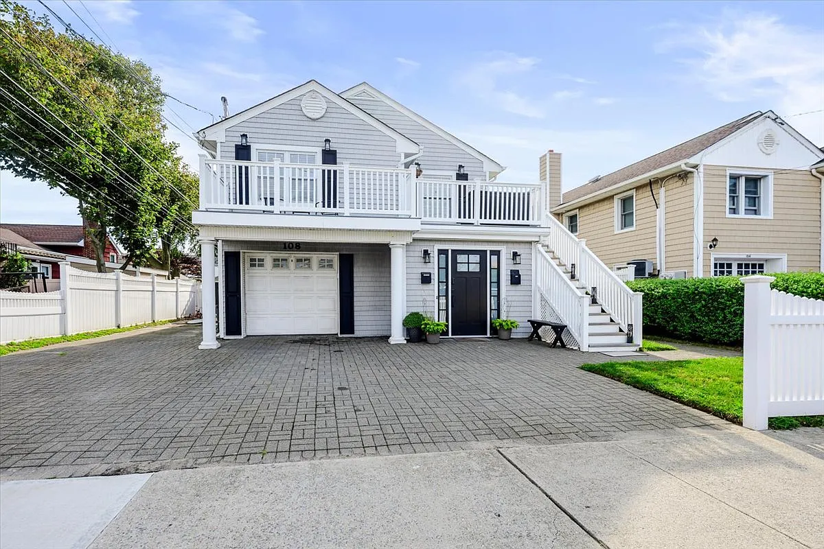 3 bed, 1.5 bath, $4,700 — Photo 1