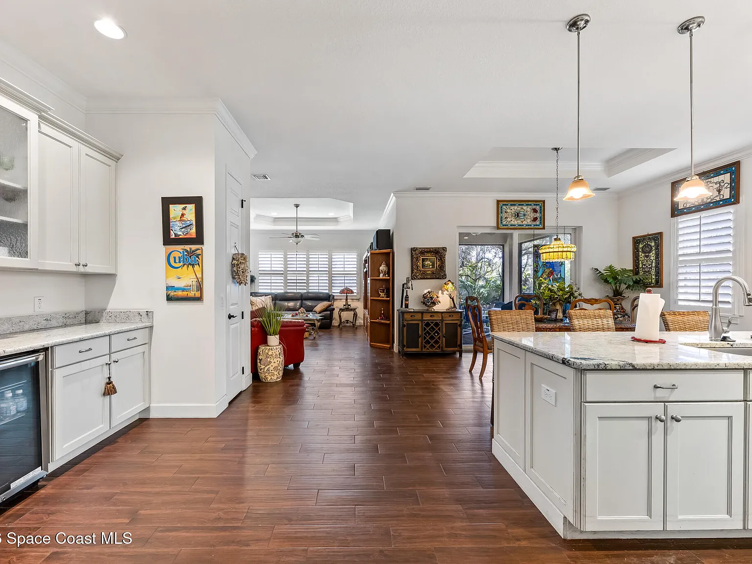 3 bed, 2.5 bath, 2219 sqft, $3,500 — Photo 2