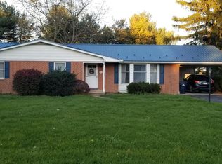 1653 Blakewood Dr, Chambersburg, PA 17201