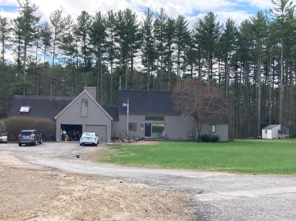 17 Flint Meadow Dr, Brookline, NH 03033