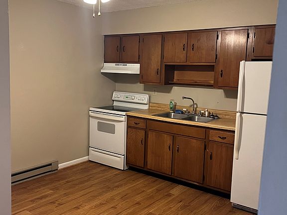 3rd image of 364 Thompson St Unit 1