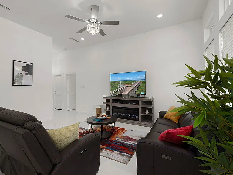 6001 N Playa Del Sol St — Photo 34