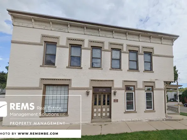 200 Ash Street, 200 Ash St APT 8, Baraboo, WI 53913
