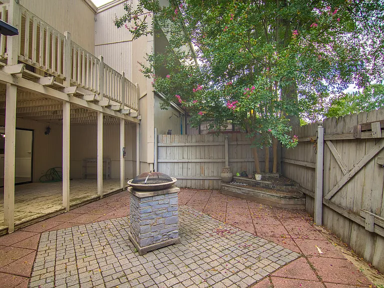 7908 Horse Chestnut Ln #7908 — Photo 27