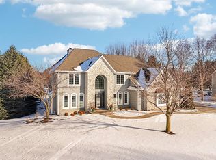 W331N3460 Maplewood Rd, Nashotah, WI 53058