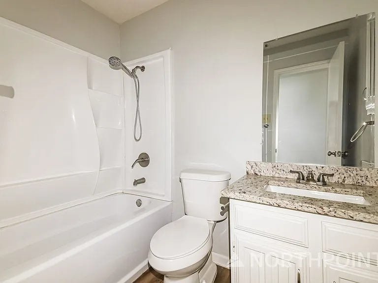 1706 Saint James Dr — Photo 14