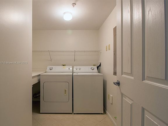 2nd image of 401 SW 4th Ave APT 1003
