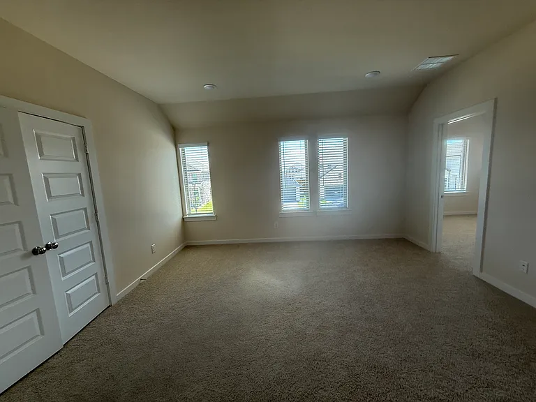 1000 Edgehurst Dr #1000 — Photo 18