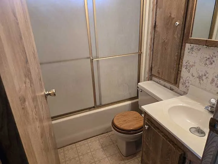 180 N 1100 E #67 — Photo 6
