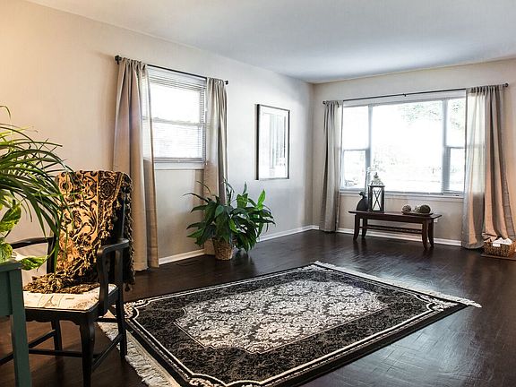 5th image of 2712 Hyde Park Ave