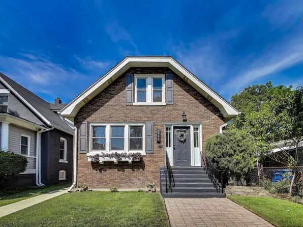 1102 Wadsworth Ave, North Chicago, IL 60064