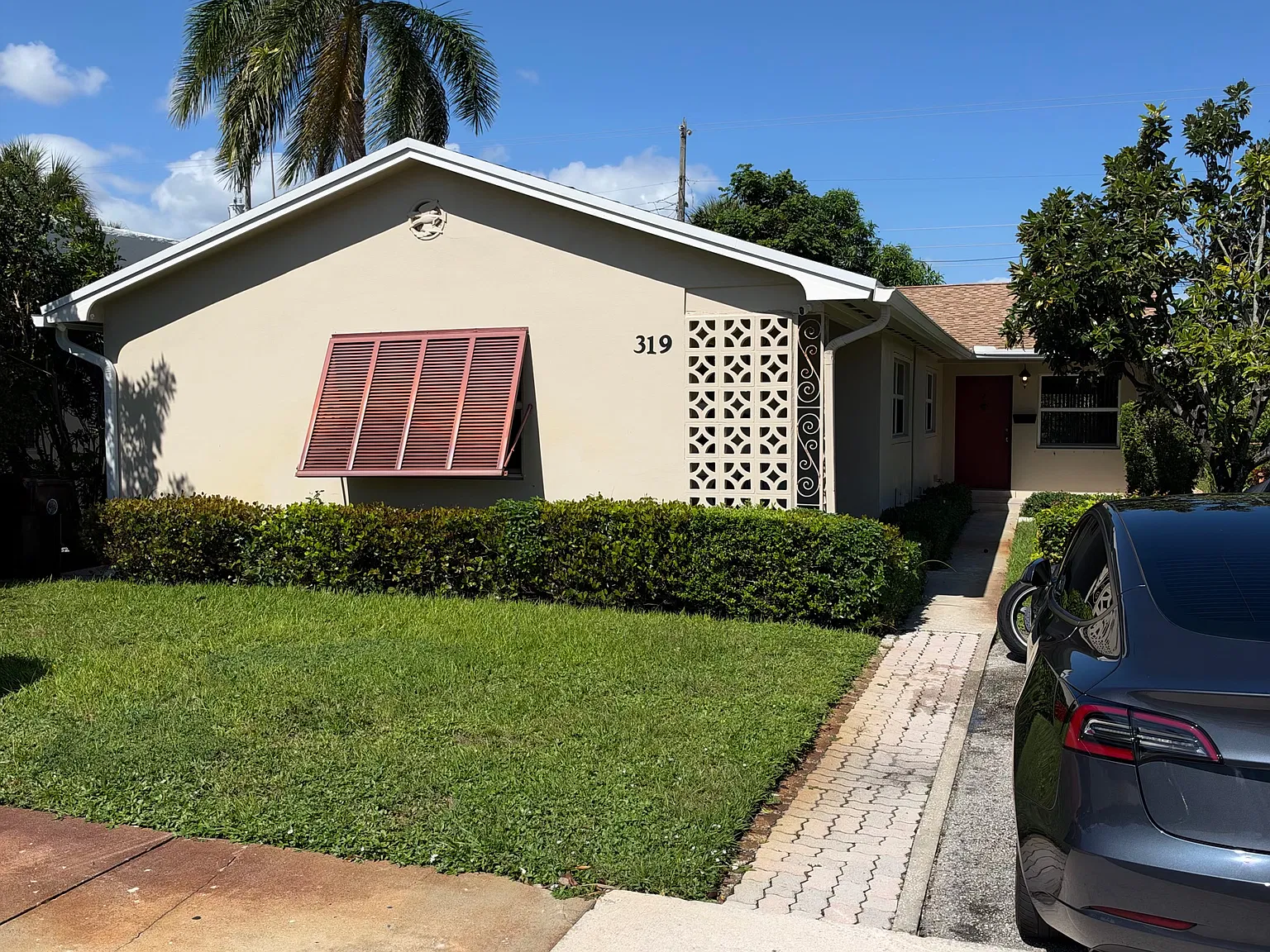 2 bed, 850 sqft, $2,300 — Photo 2