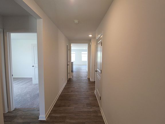 3rd image of 450 Mesa Ct