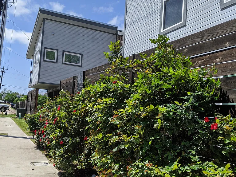 300 N Parker Ave #B — Photo 17