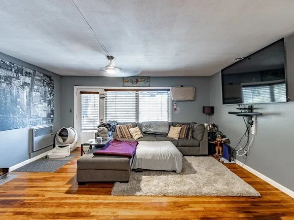 95 Park Ave APT 12, West Springfield, MA 01089