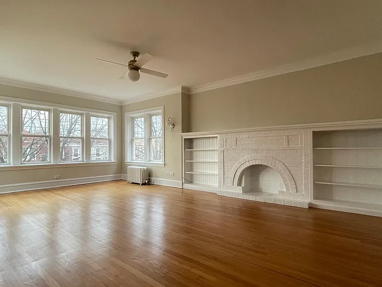 2734 W Winnemac Ave #2 — Photo 2