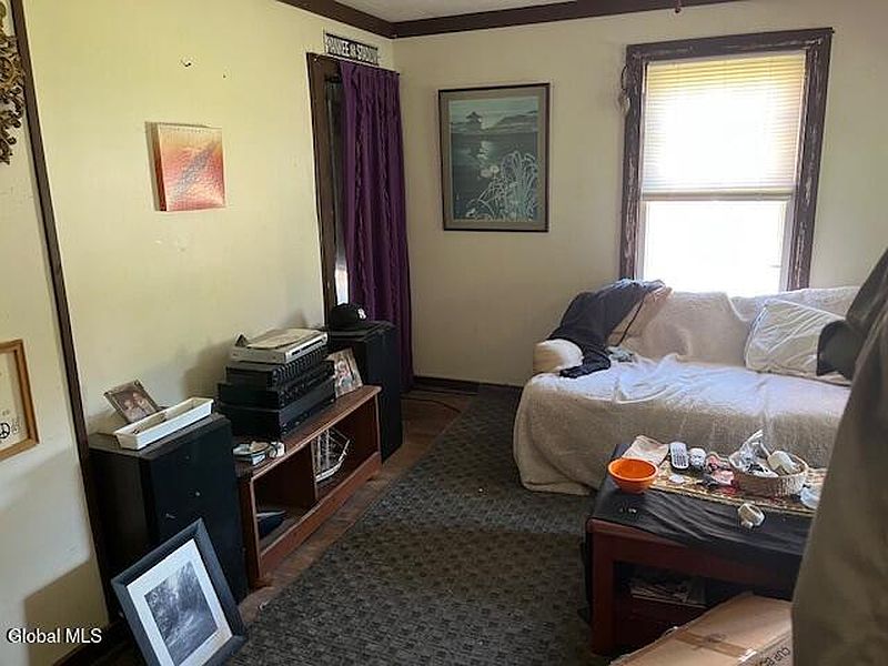 5th image of 16 Willow Street