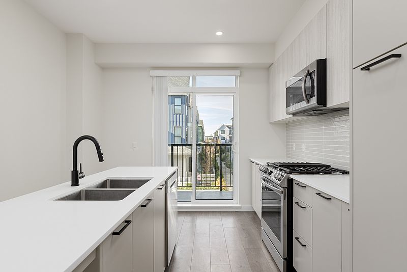 New Westminster Townhouse for rent - 3 Bedrooms — photo 2