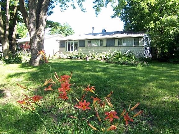 2nd image of 272 Normandy Ln
