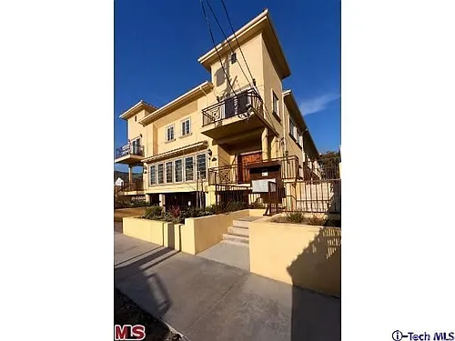 10214 Fernglen Ave #4 Photo 1 10214 Fernglen Ave #4 Photo 1