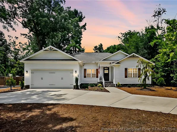 1601 Eastview Dr, Aberdeen, NC 28315