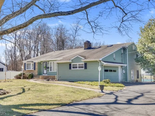 705 Schoolhouse Ln, Bound Brook Boro, NJ 08805