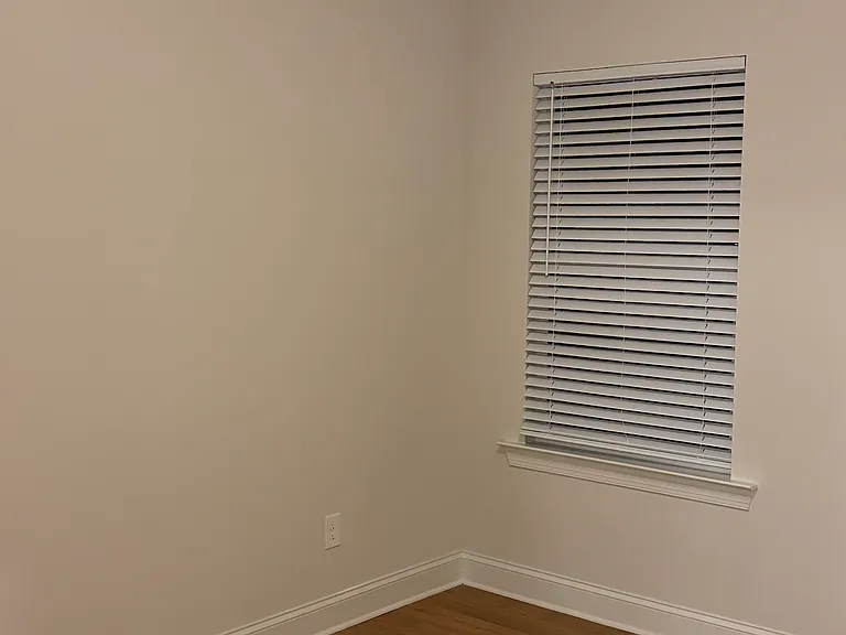 4817 Victoria Ave — Photo 29