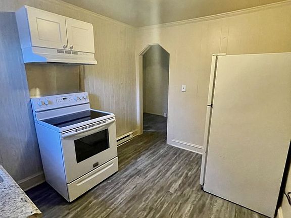 3rd image of 4104 Glenwood Dr APT C