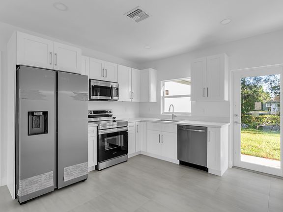 3rd image of 5224 29th St SW #5226