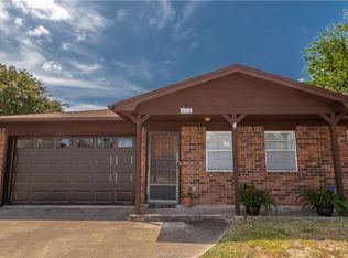 4318 Meadowbrook Dr, Bryan, TX 77802