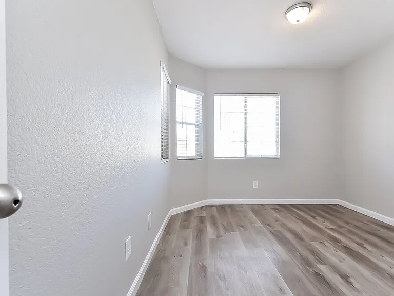 5232 Painted Pebble St — Photo 13