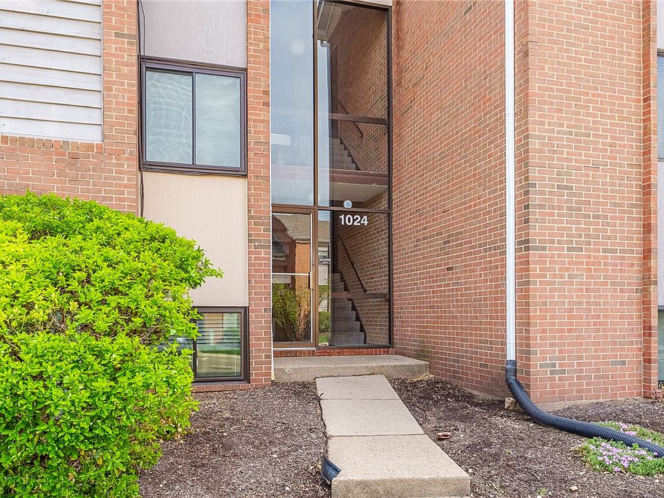 1st image of 1024 Hidden Landing Trl APT A
