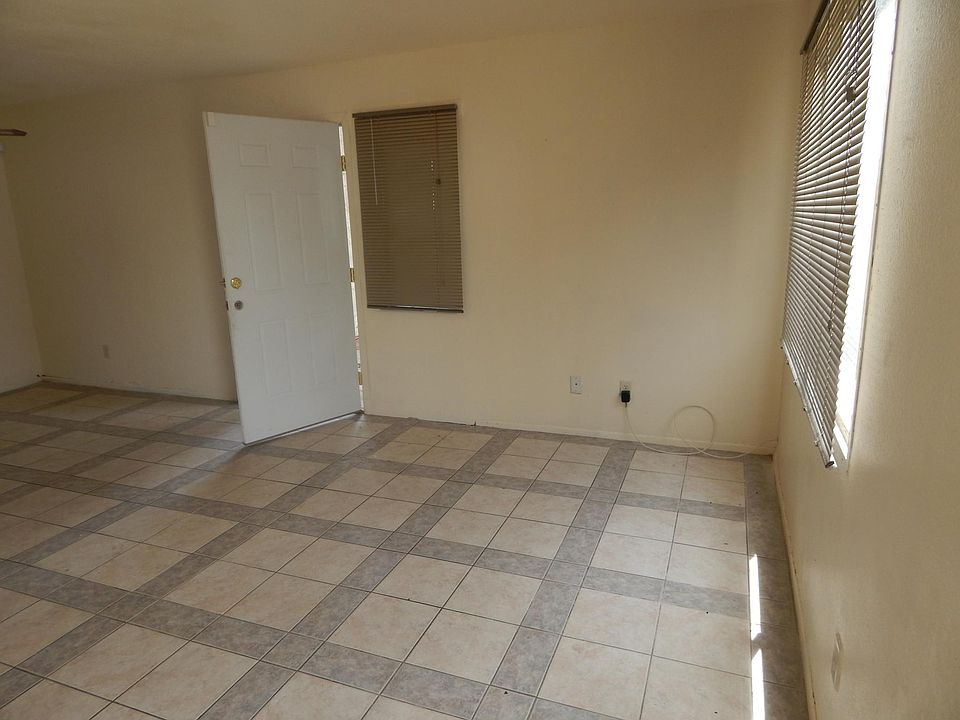 2nd image of 5233 N 42nd Ln