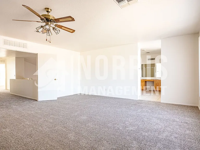 1632 E Cardinal Dr — Photo 33