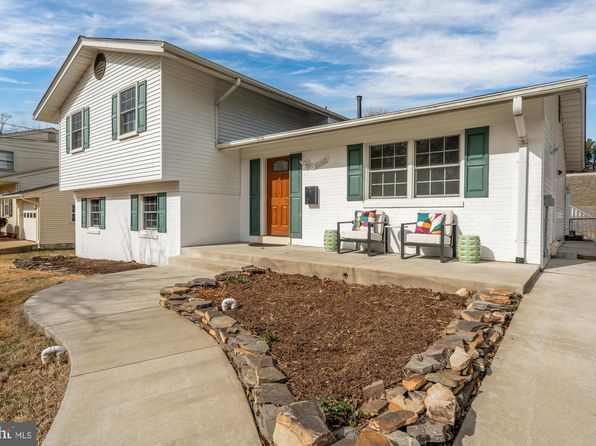 10302 Antietam Ave, Fairfax, VA 22030