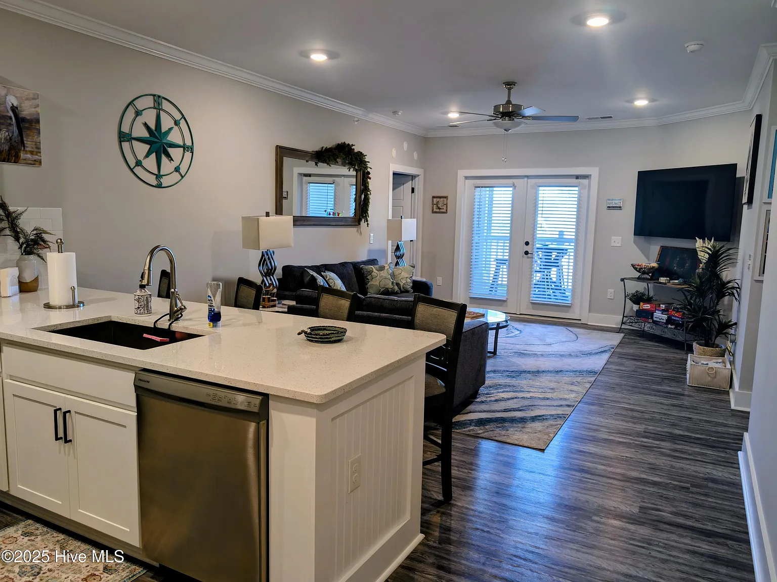 2 bed, 2.0 bath, 1149 sqft, $1,600 — Photo 3