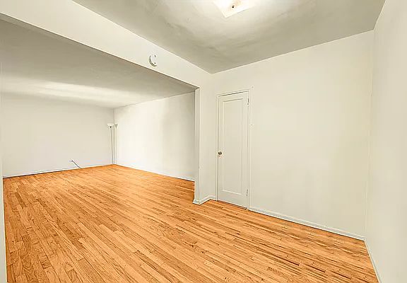 2nd image of 8425 Elmhurst Ave APT 3L