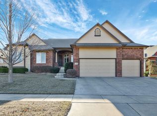 2706 N Rough Creek Rd, Derby, KS 67037