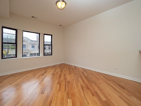 2nd image of 1514 W Howard St APT 3W