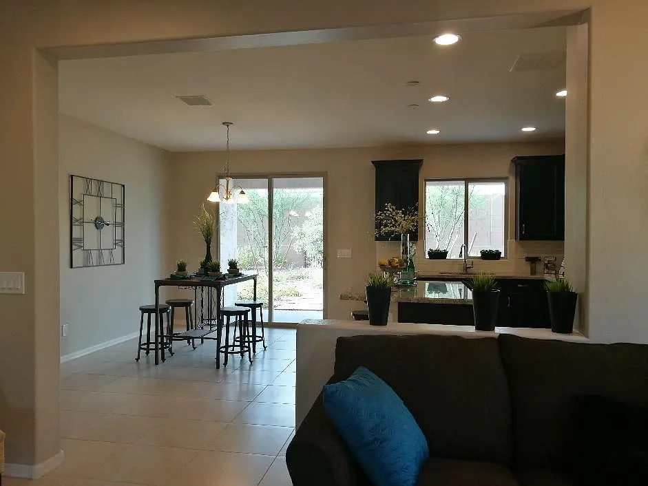 3 bed, 2019 sqft, $2,195 — Photo 3