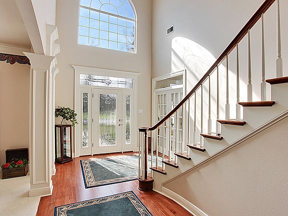 3rd image of 3401 Knightsbridge Pl