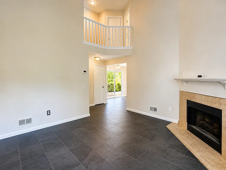 63 Renaissance Ln — Photo 4