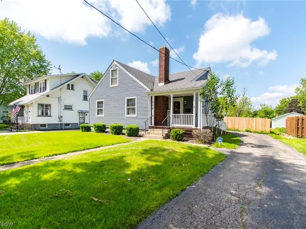 126 E Woodland Ave, Columbiana, OH 44408
