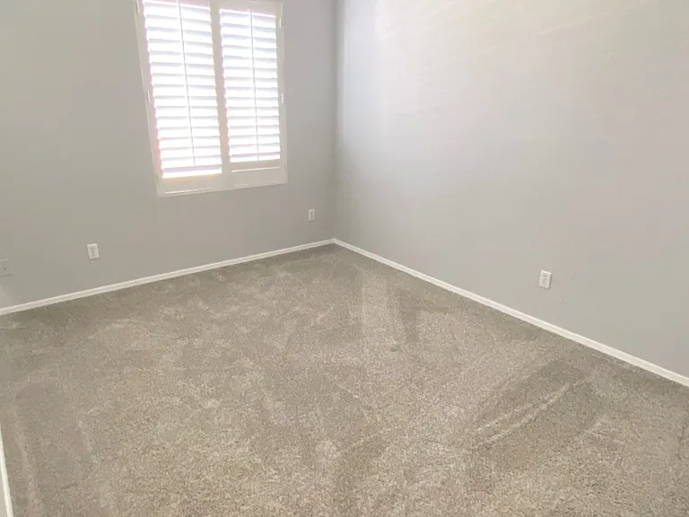 3358 E Wickieup Ln — Photo 32