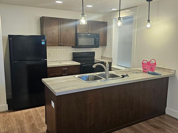 3rd image of 635 N Park Ave APT 111